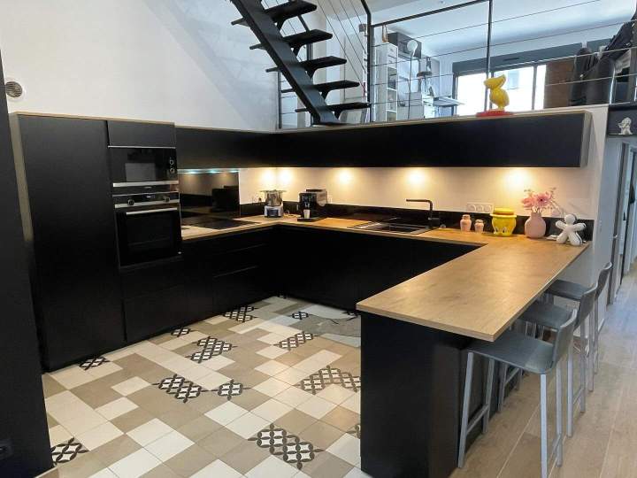 Cuisines personnalisées : de la conception à la pose.